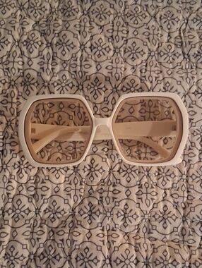 AJ Morgan Stylish Beige Oversized Geometric Sunglasses - Women Accessories